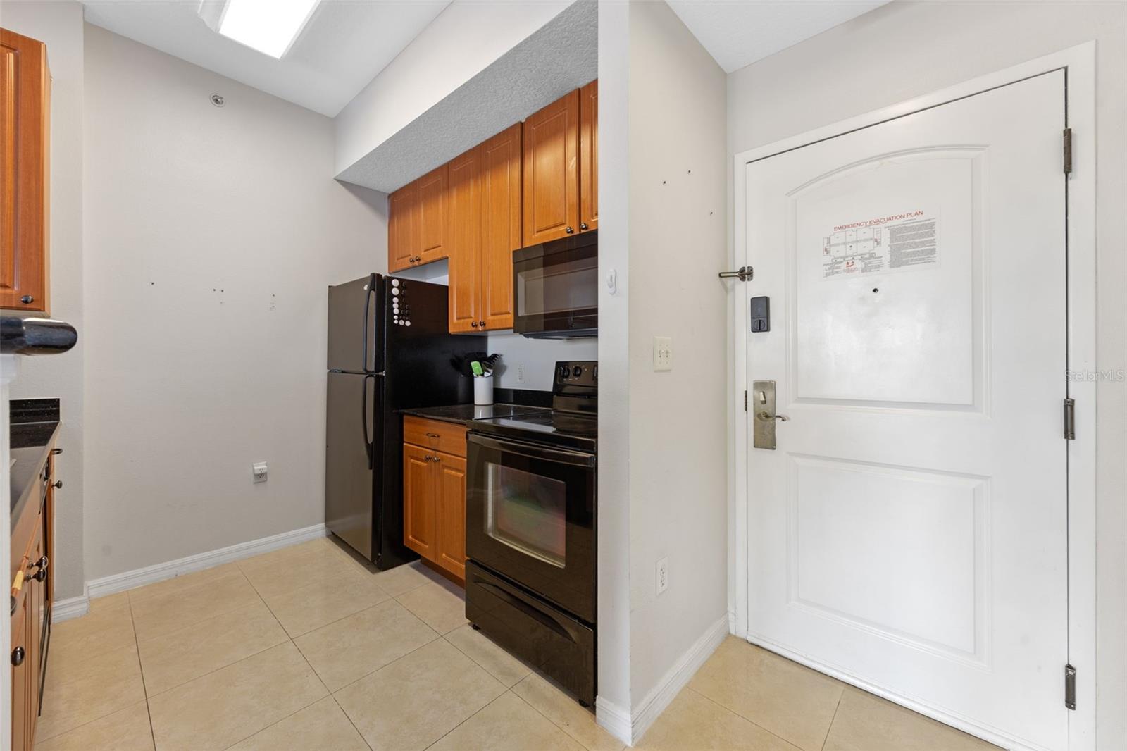 Image 19 of 43 For 7395 Universal Boulevard 203