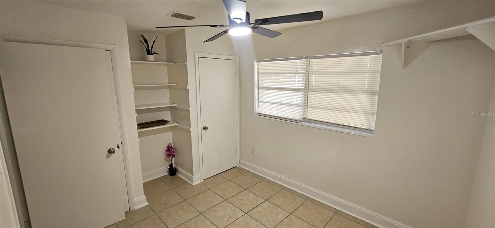 Image 5 of 8 For 332 Oleander Way