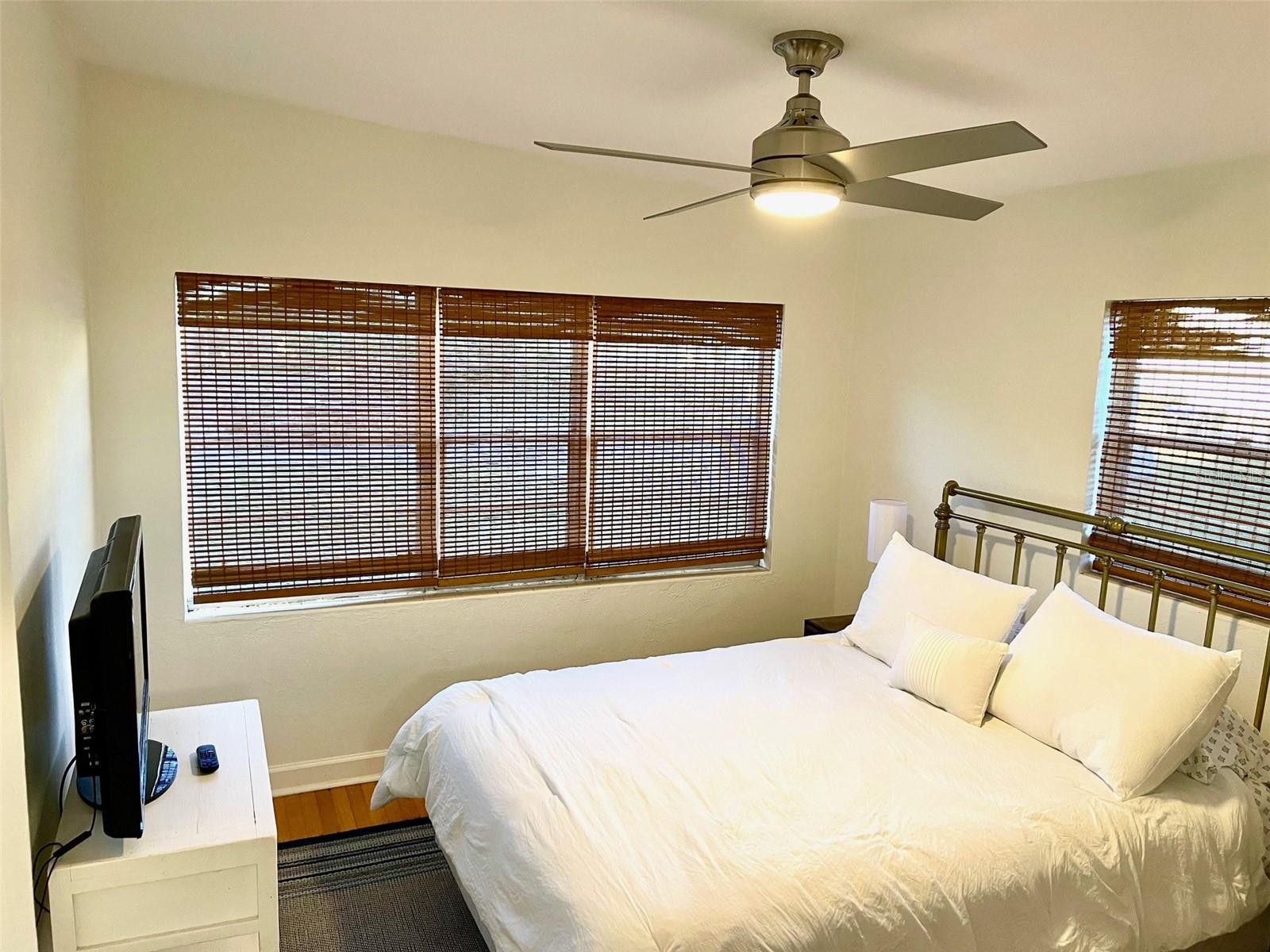Image 10 of 15 For 2176 Crandon Avenue
