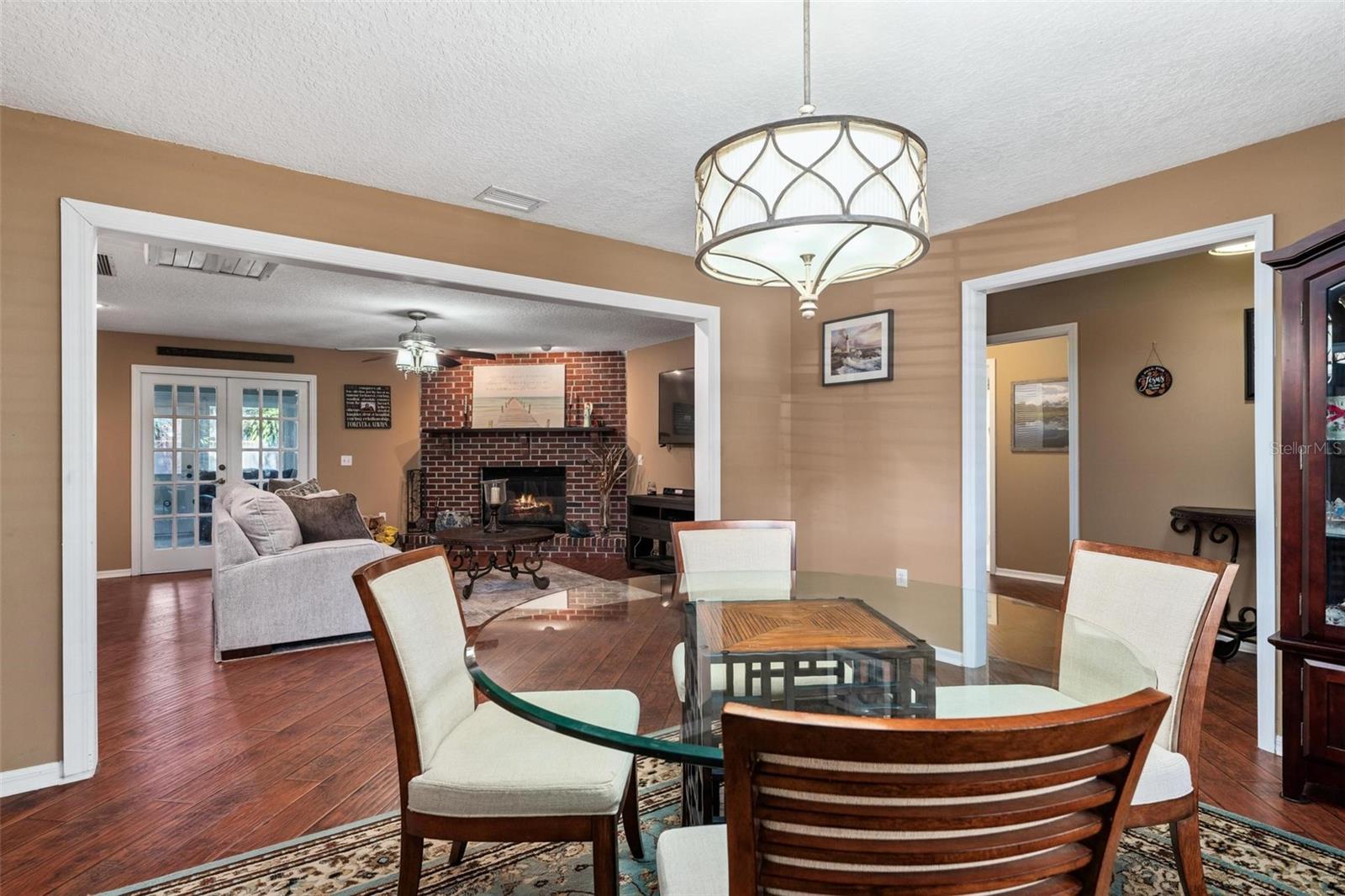 Image 9 of 55 For 819 Harbour Court
