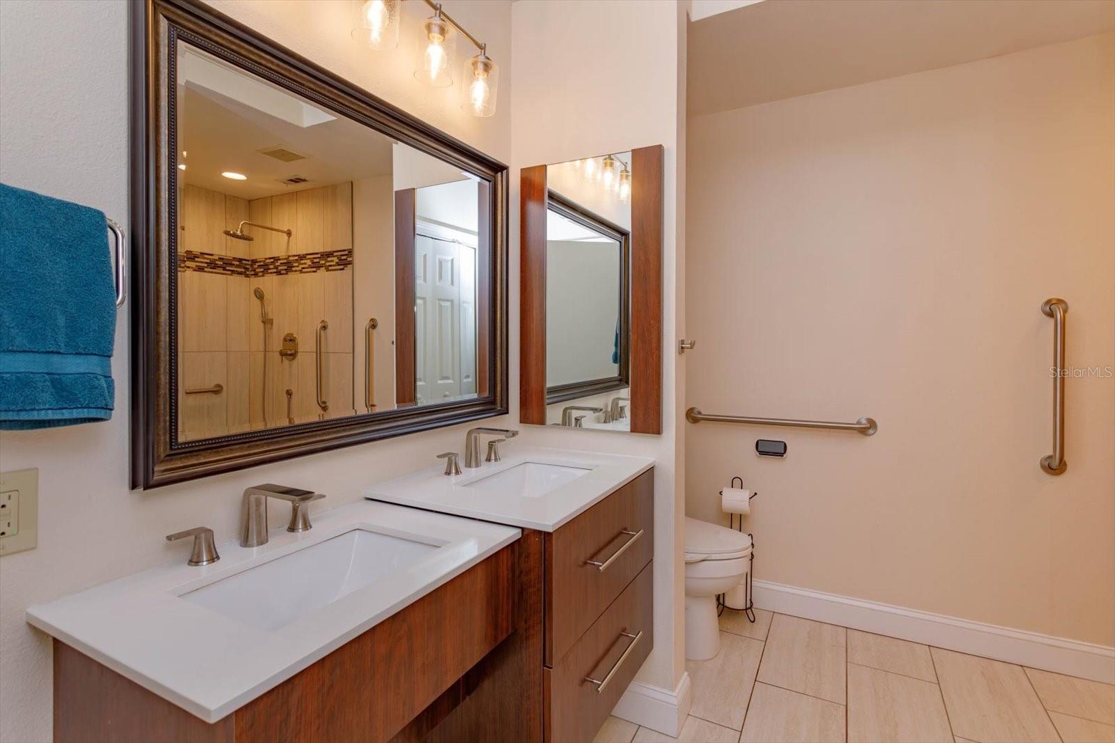 Image 17 of 55 For 617 Red Oak Circle 121