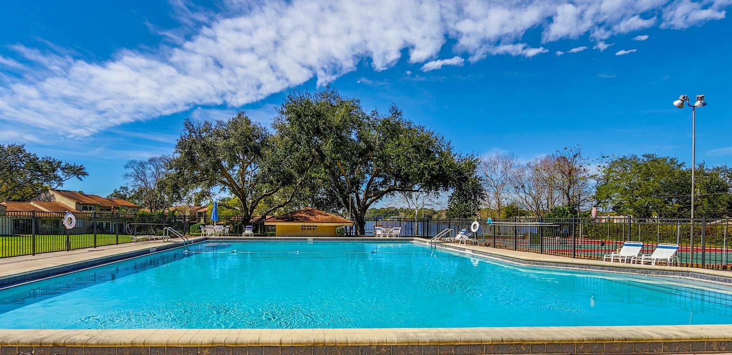 Image 37 of 55 For 617 Red Oak Circle 121