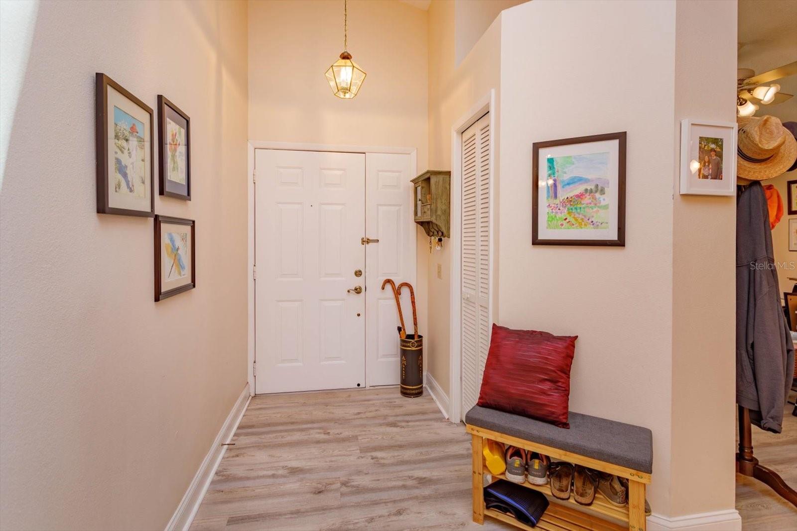Image 6 of 55 For 617 Red Oak Circle 121