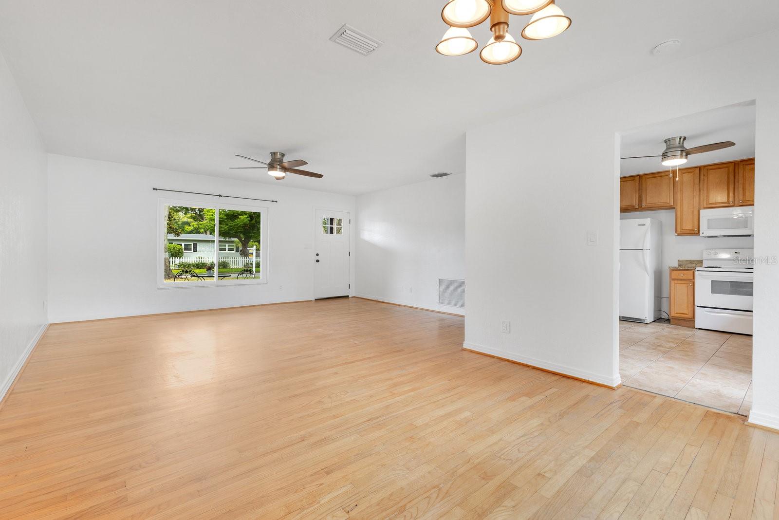 Image 8 of 33 For 3100 Nancy Street
