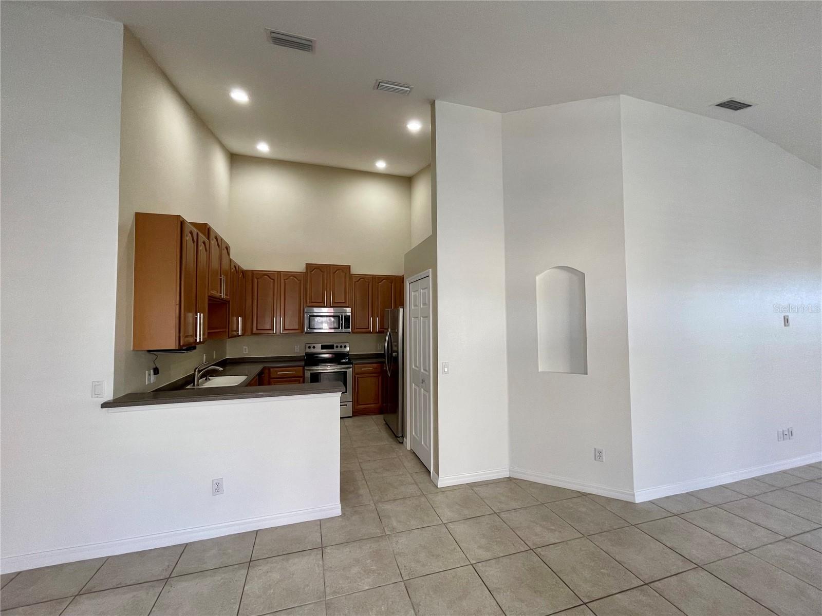 Image 4 of 28 For 2634 Rutledge Court