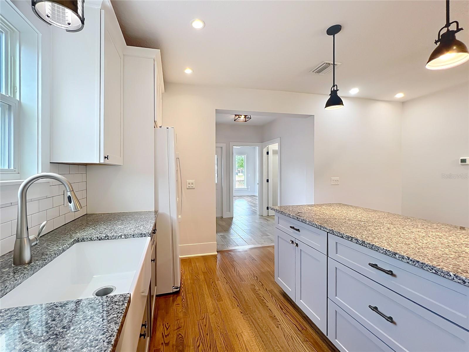 Image 13 of 49 For 2522 Elizabeth Avenue