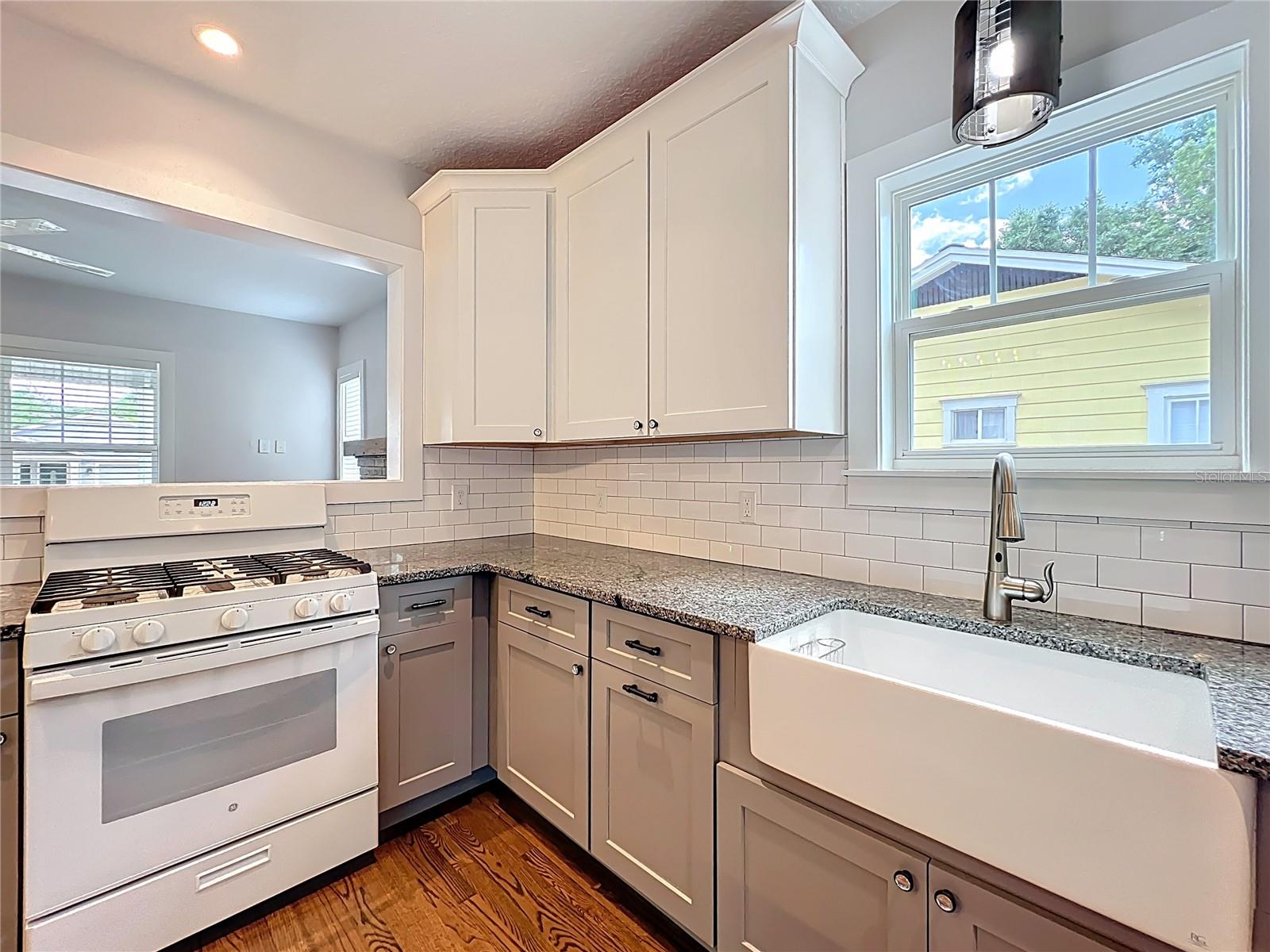 Image 14 of 49 For 2522 Elizabeth Avenue