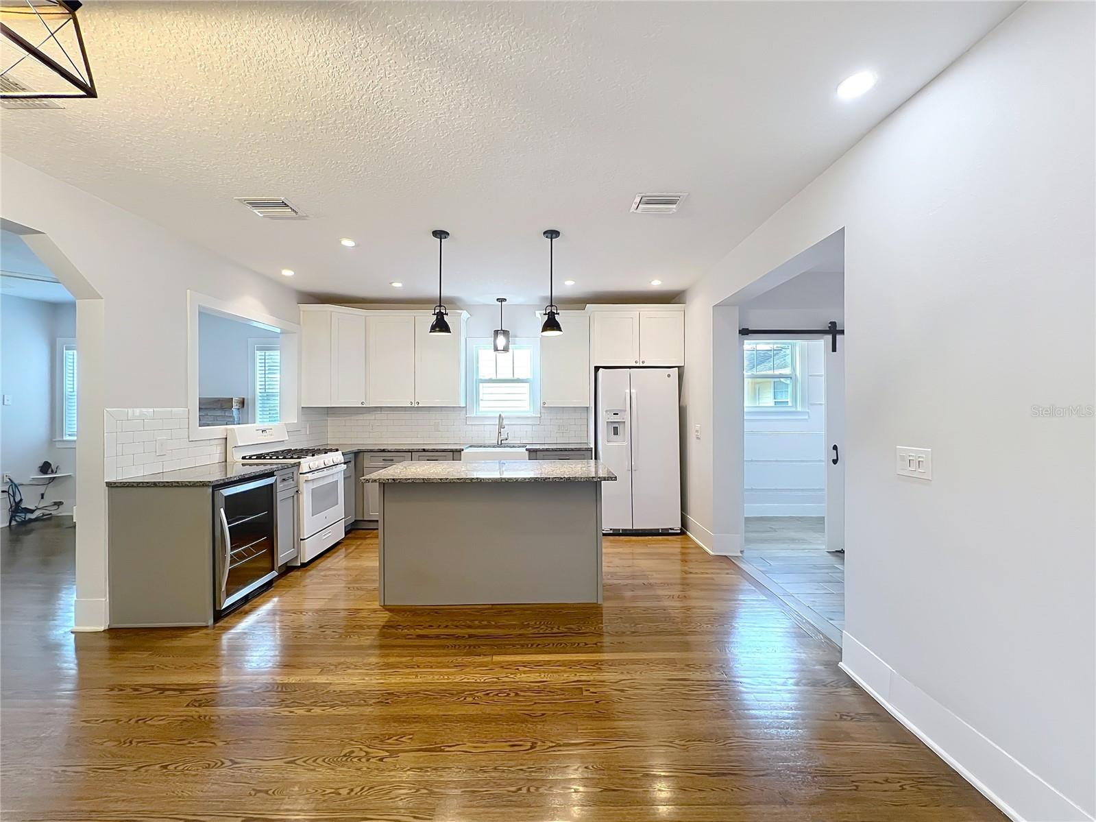Image 19 of 49 For 2522 Elizabeth Avenue