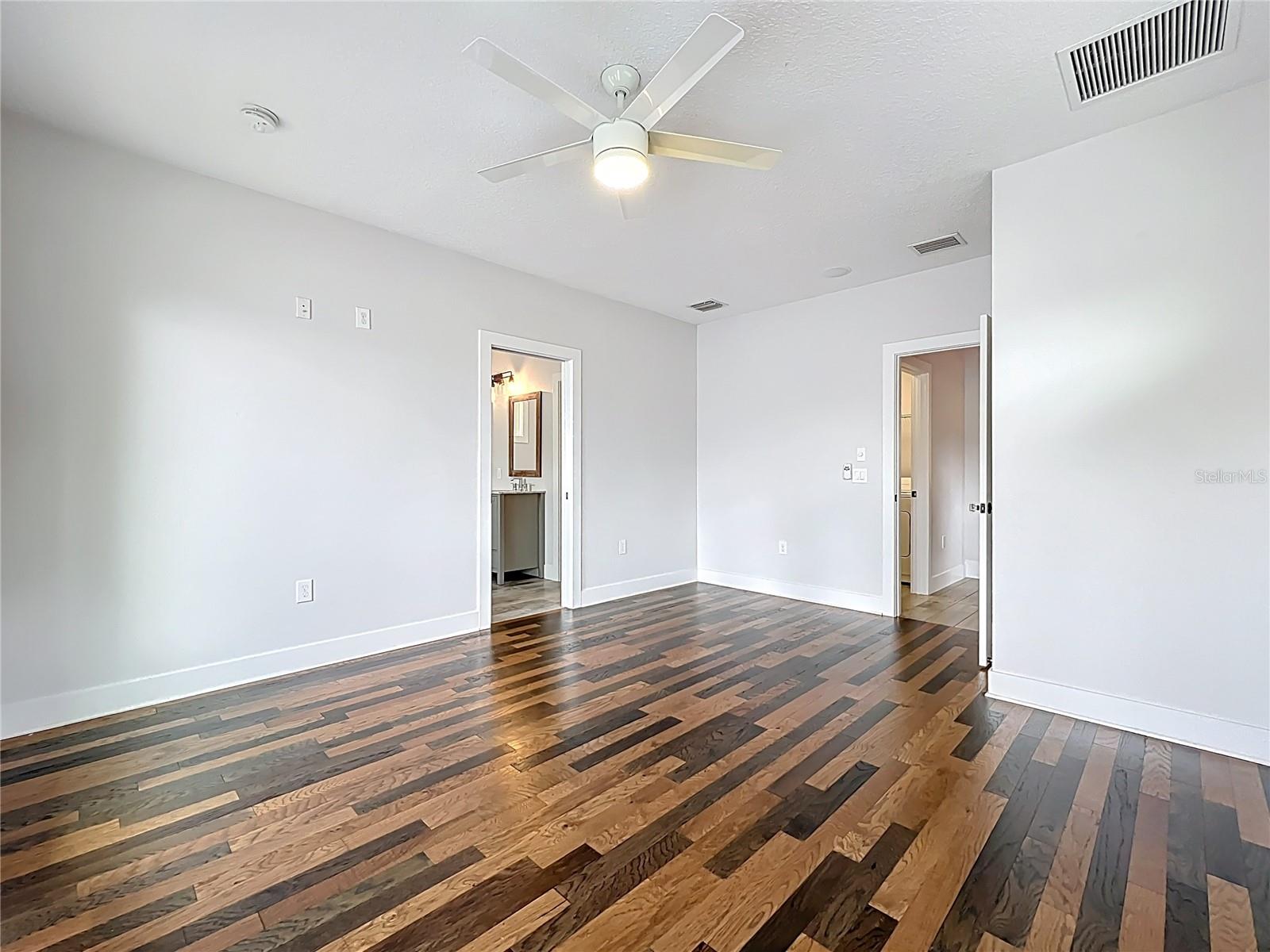 Image 31 of 49 For 2522 Elizabeth Avenue