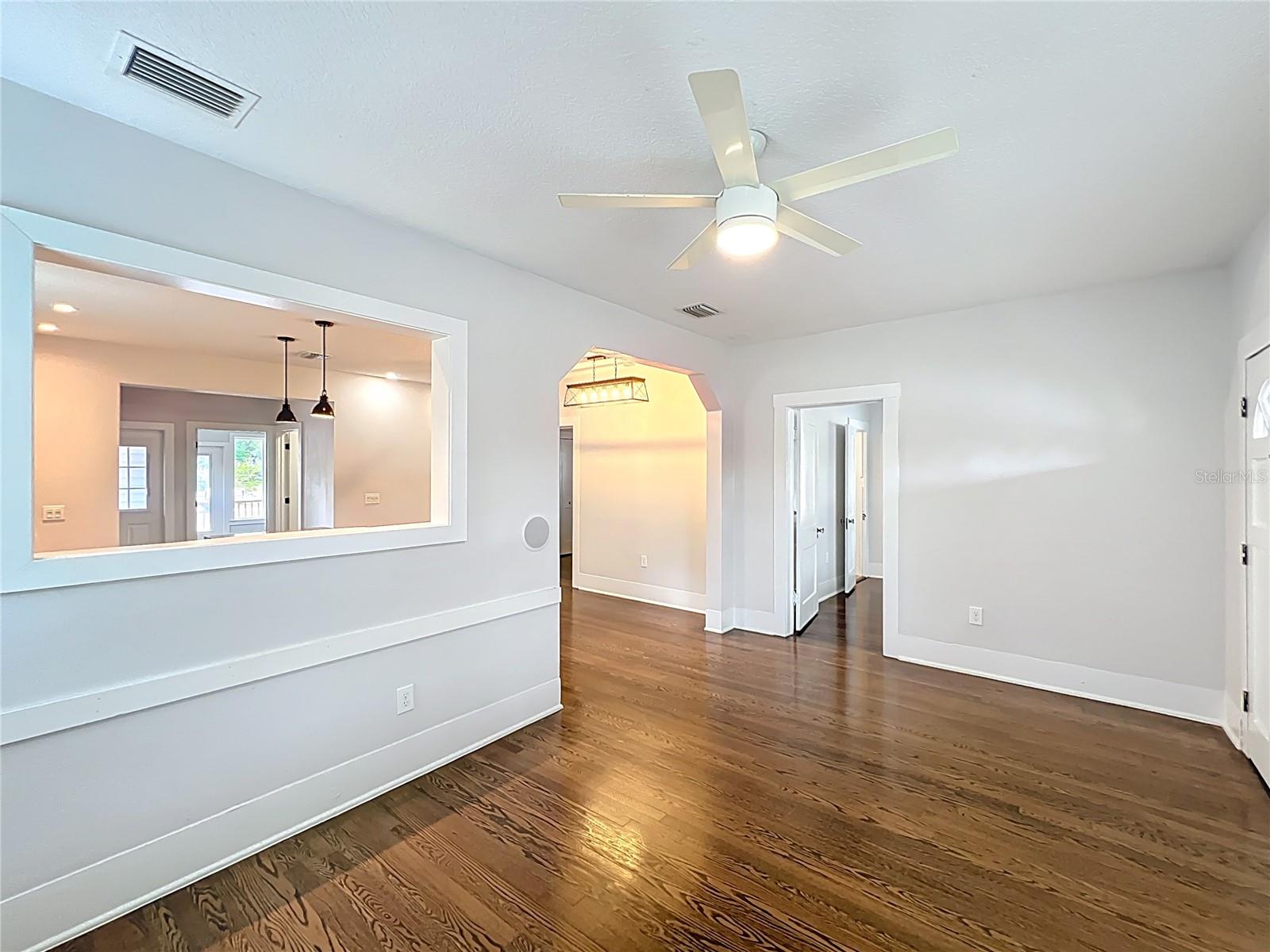 Image 6 of 49 For 2522 Elizabeth Avenue