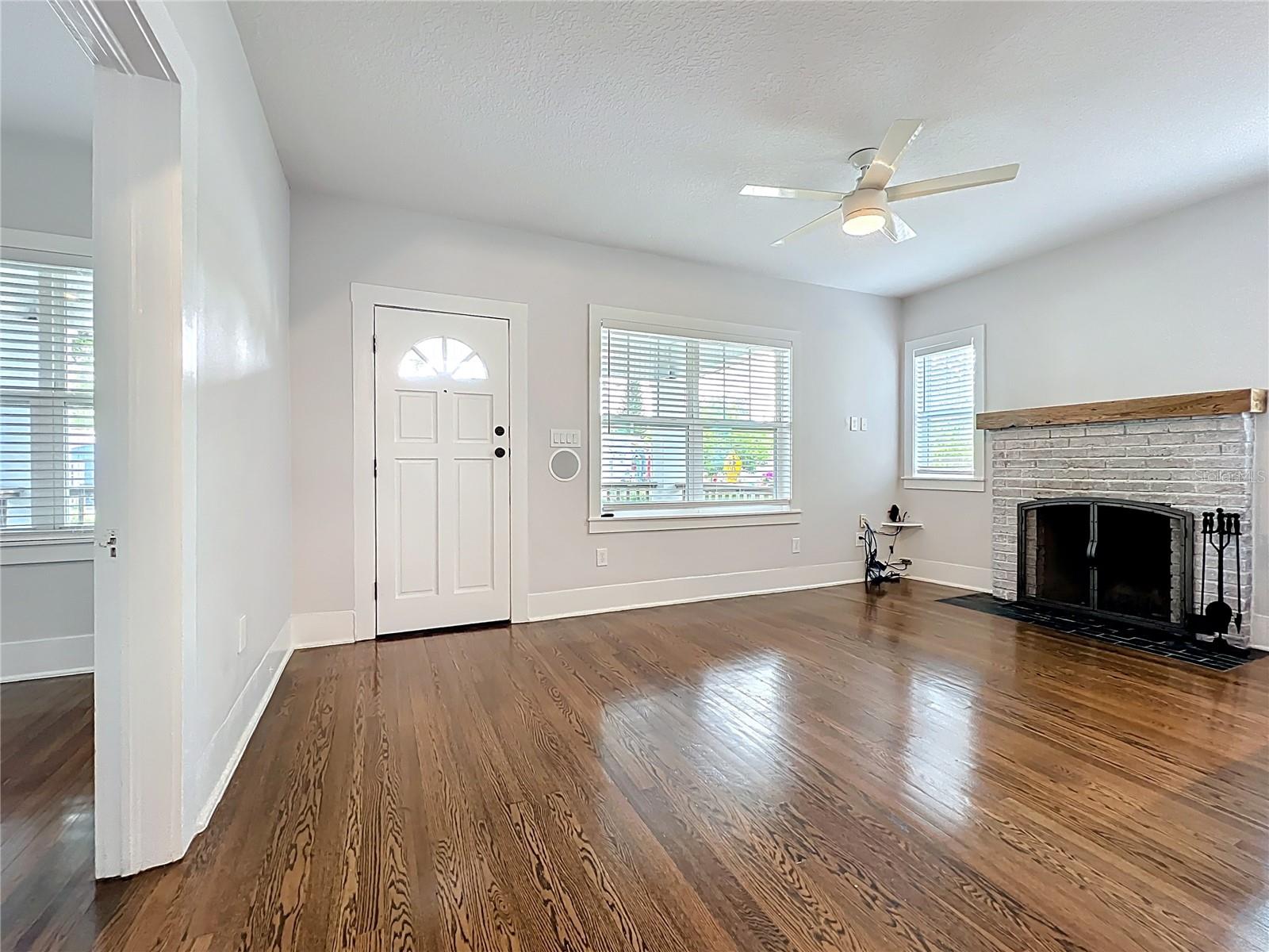 Image 9 of 49 For 2522 Elizabeth Avenue