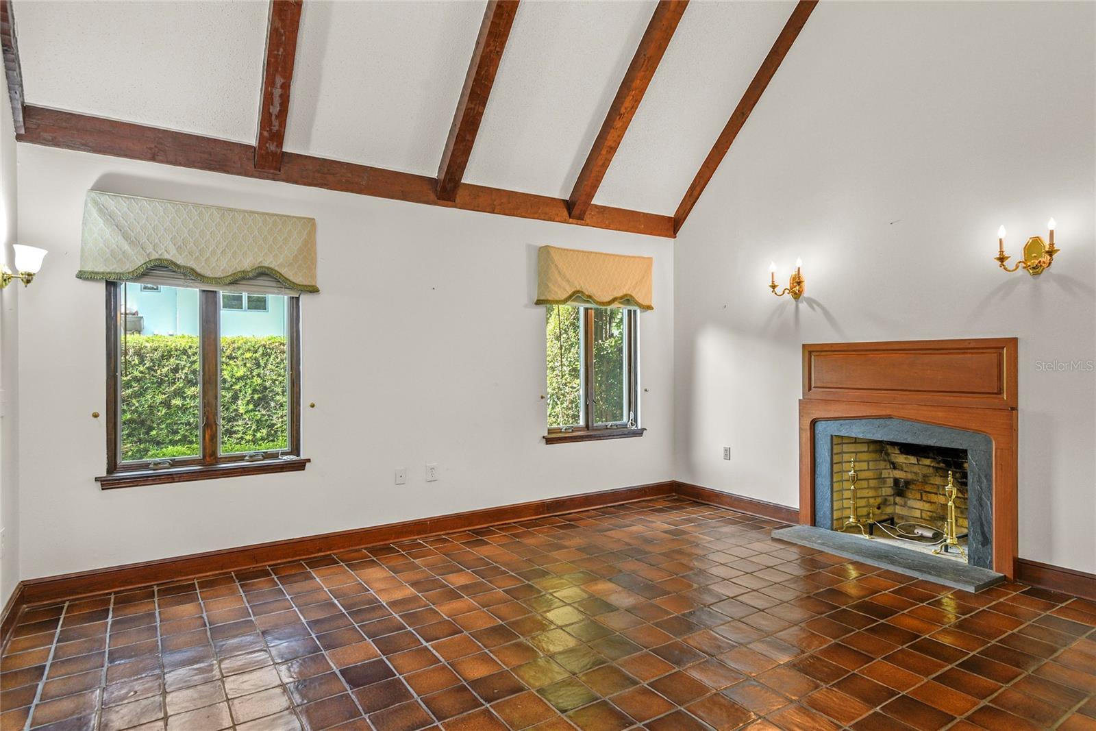 Image 12 of 62 For 1742 Barcelona Way