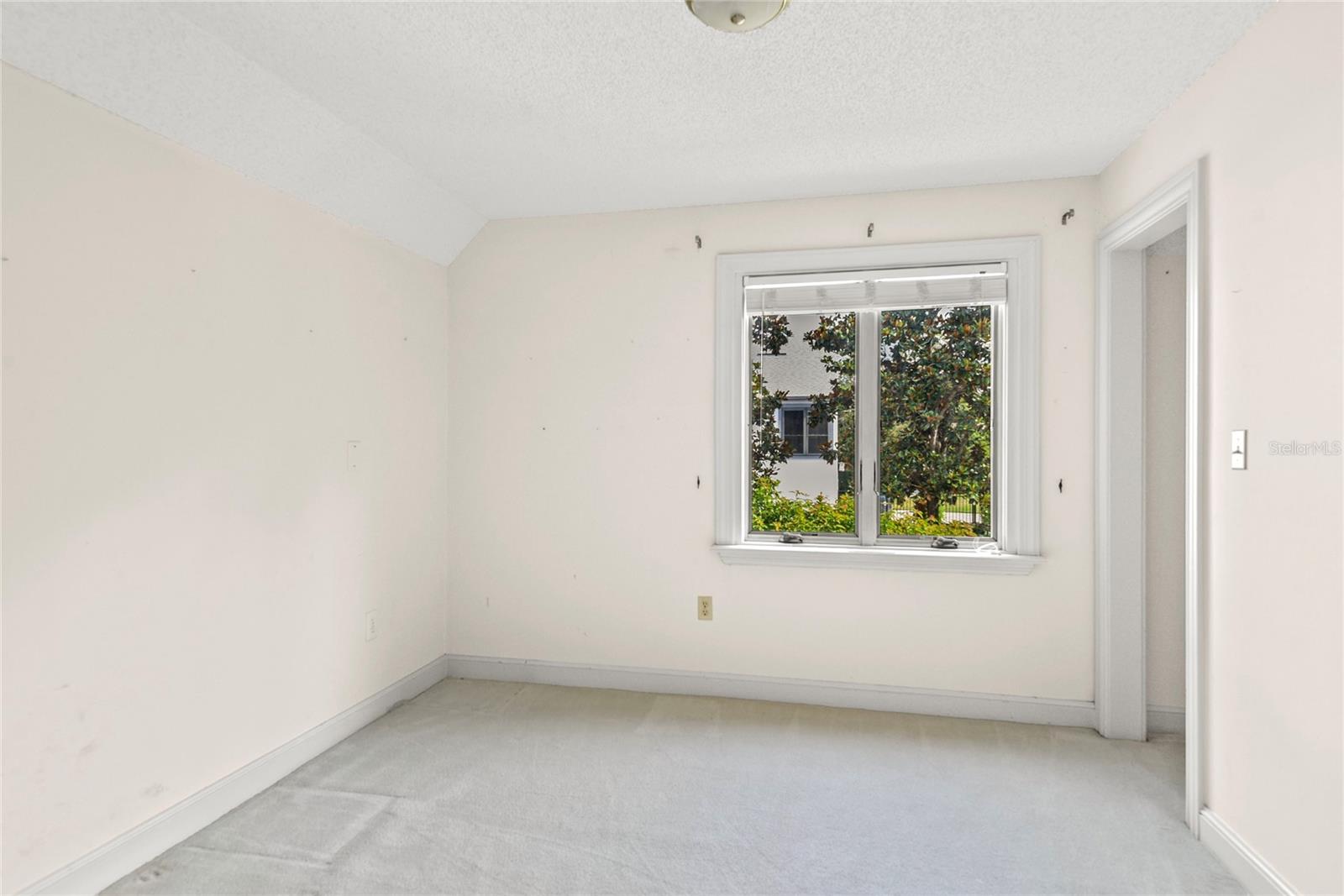 Image 34 of 62 For 1742 Barcelona Way