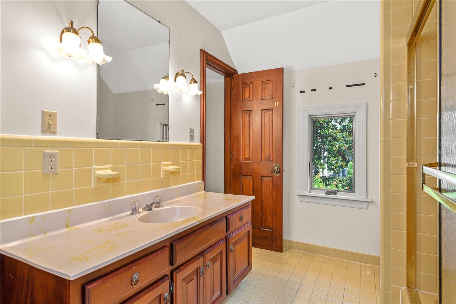 Image 36 of 62 For 1742 Barcelona Way