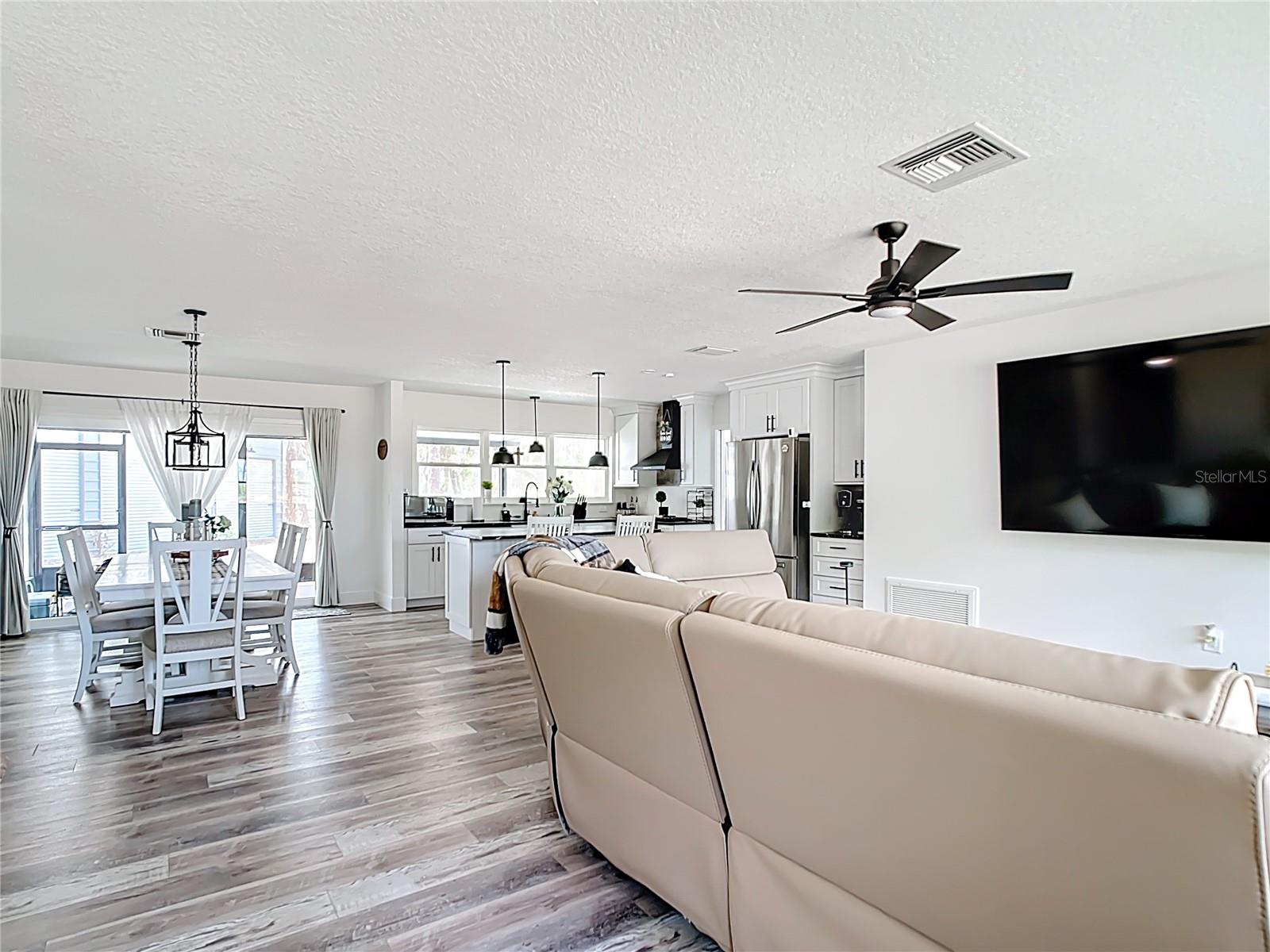 Image 17 of 63 For 7374 Circle Drive