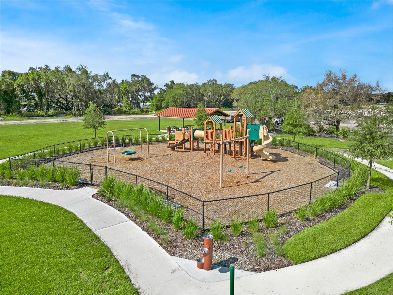 Image 19 of 23 For 1487 Fountain View Street
