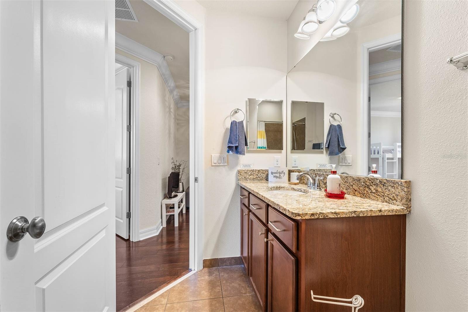 Image 19 of 47 For 9987 Eagle Creek Center Boulevard