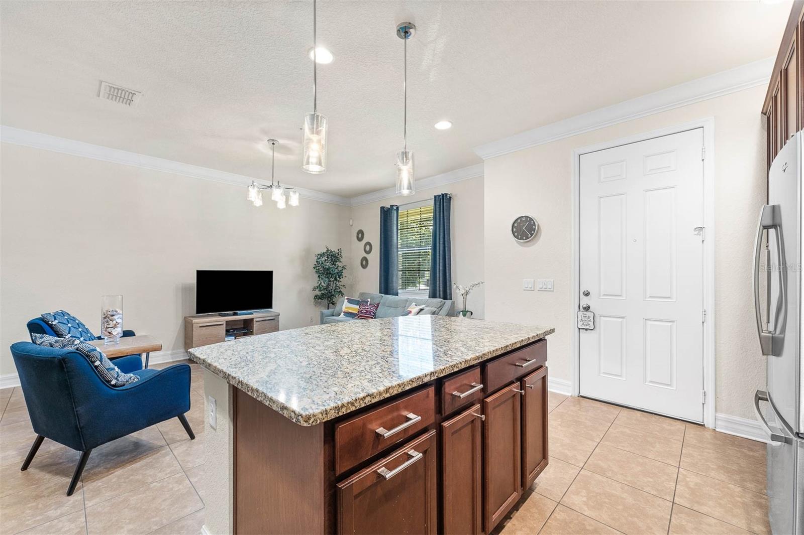 Image 8 of 47 For 9987 Eagle Creek Center Boulevard