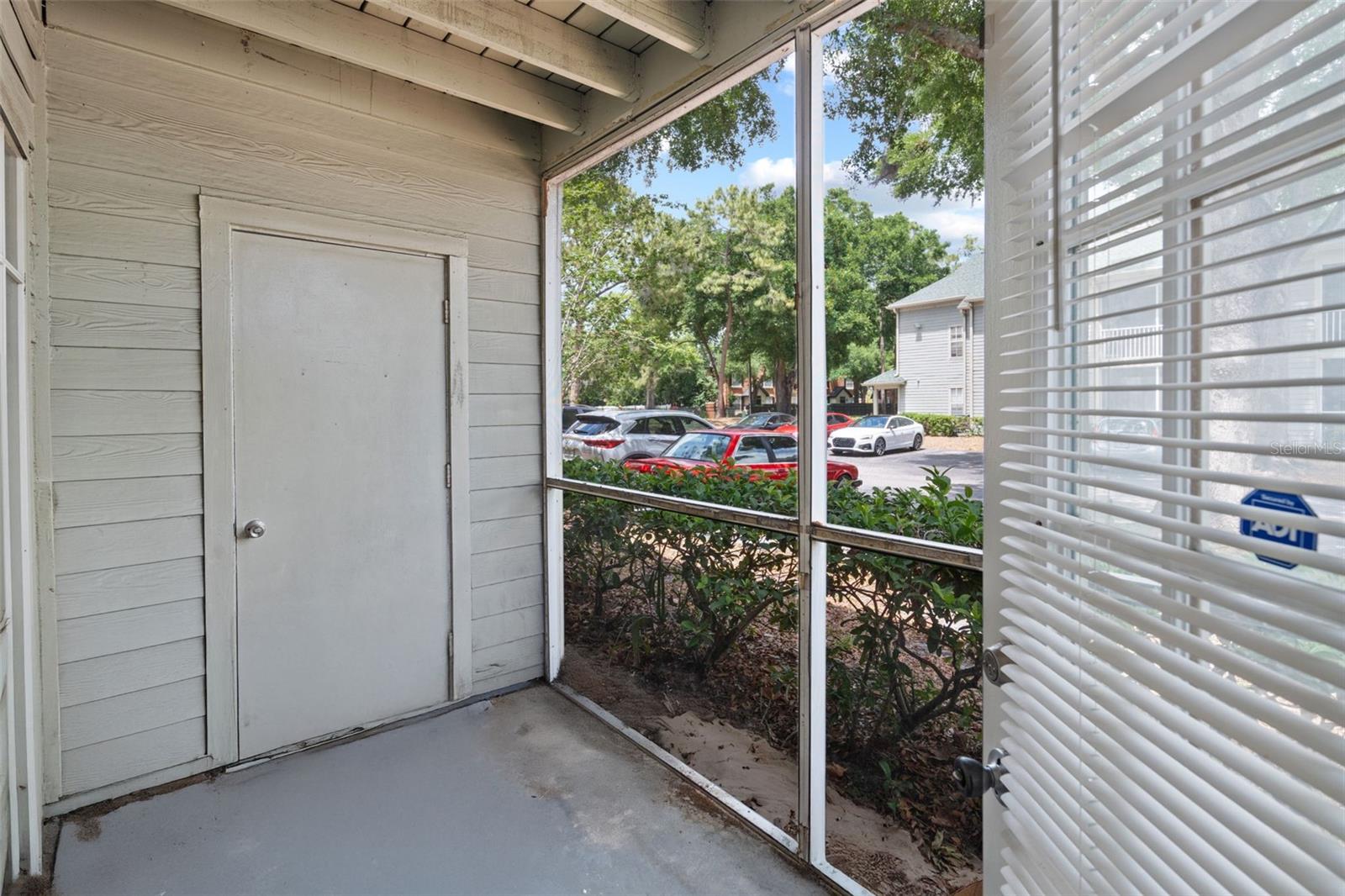 Image 19 of 27 For 6100 Westgate Drive 101