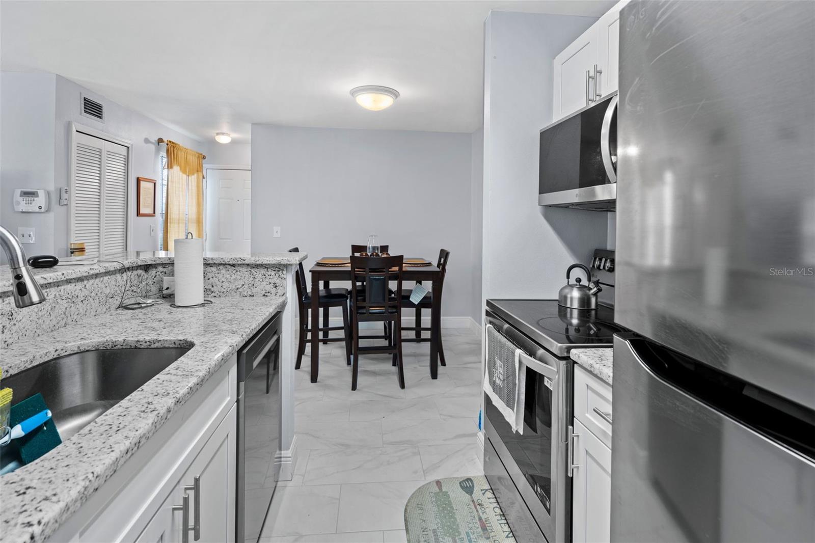Image 4 of 27 For 6100 Westgate Drive 101