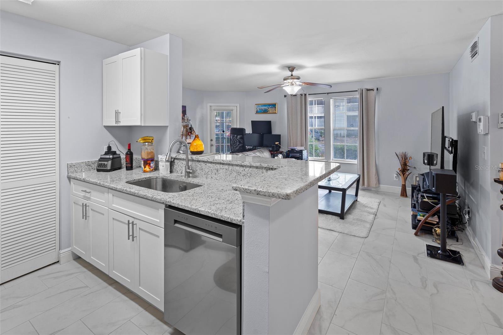 Image 9 of 27 For 6100 Westgate Drive 101