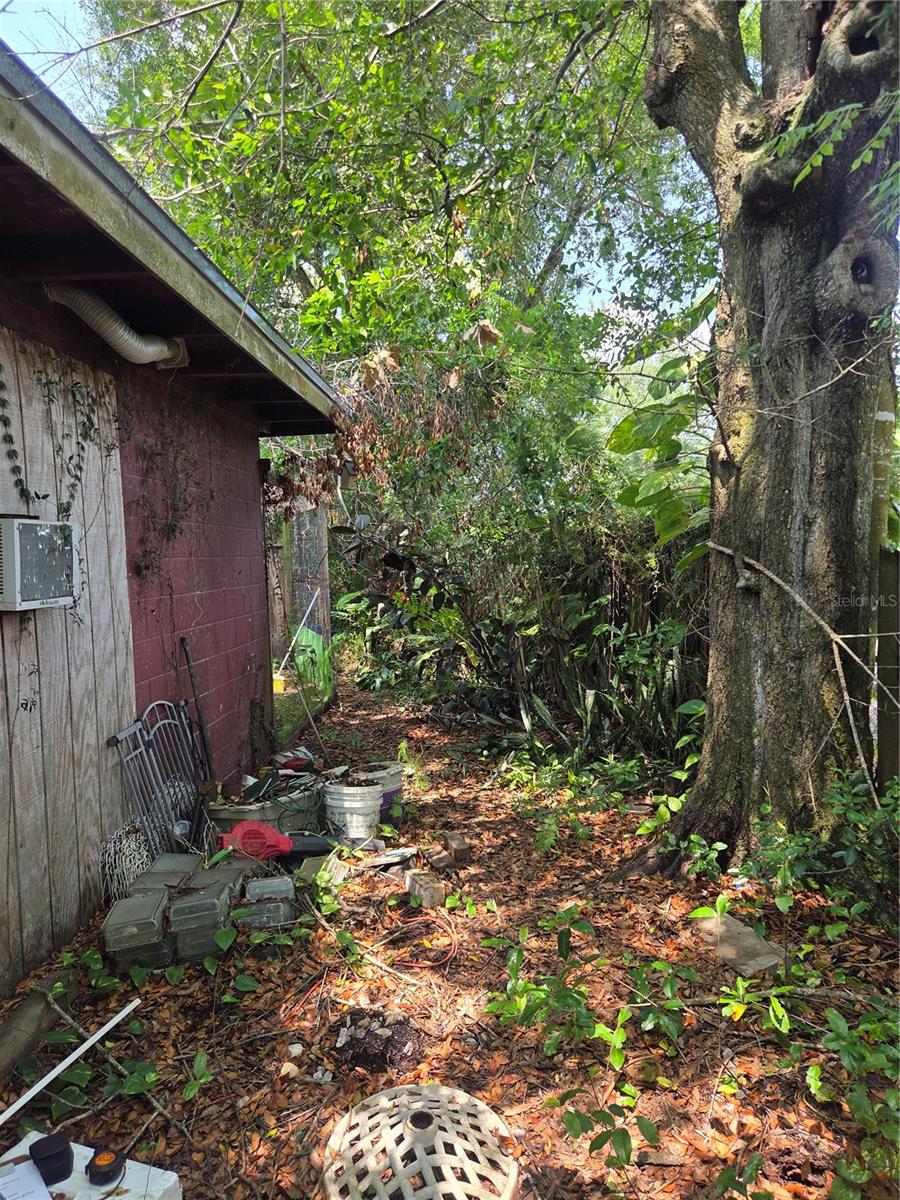 Image 15 of 16 For 2638 Laurel Avenue
