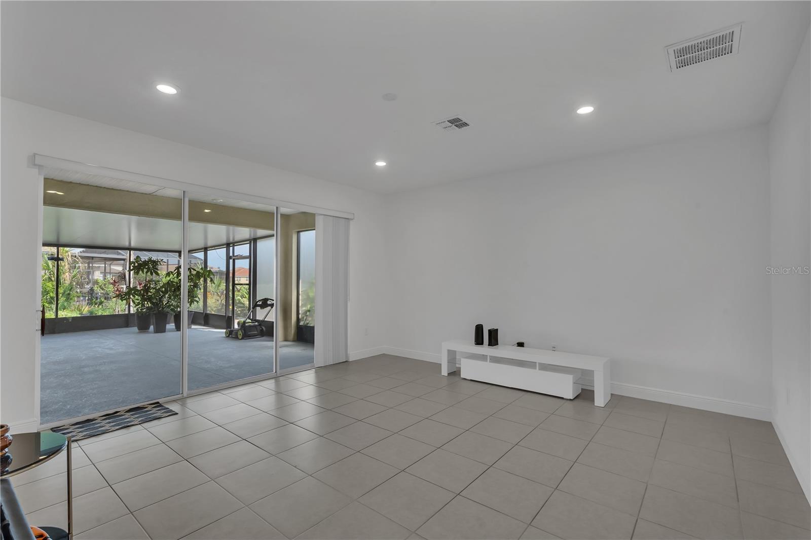 Image 32 of 86 For 3966 Steer Beach Place