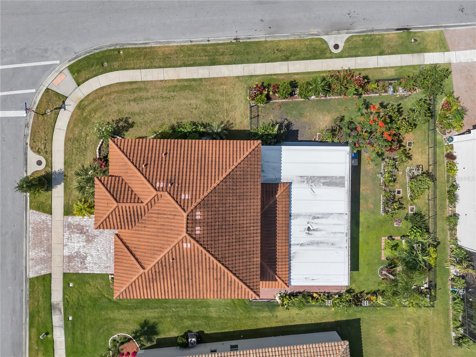 Image 41 of 86 For 3966 Steer Beach Place