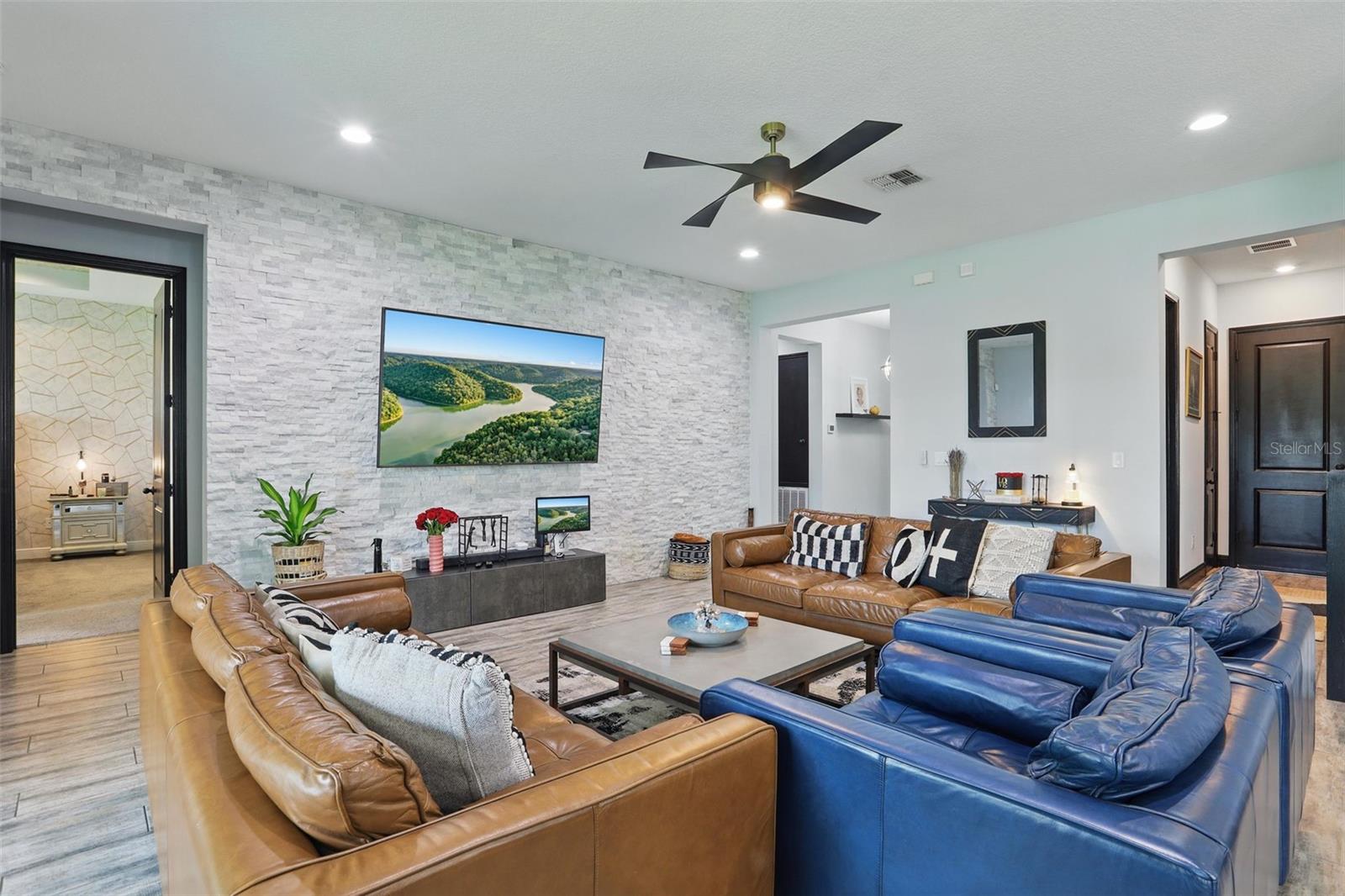 Image 11 of 63 For 5427 Orange Orchard Drive