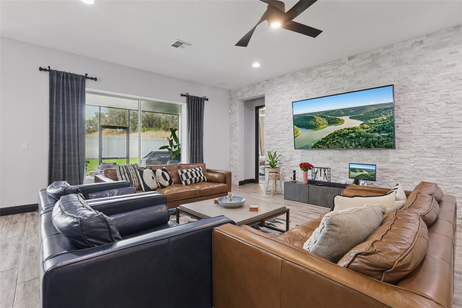 Image 9 of 63 For 5427 Orange Orchard Drive