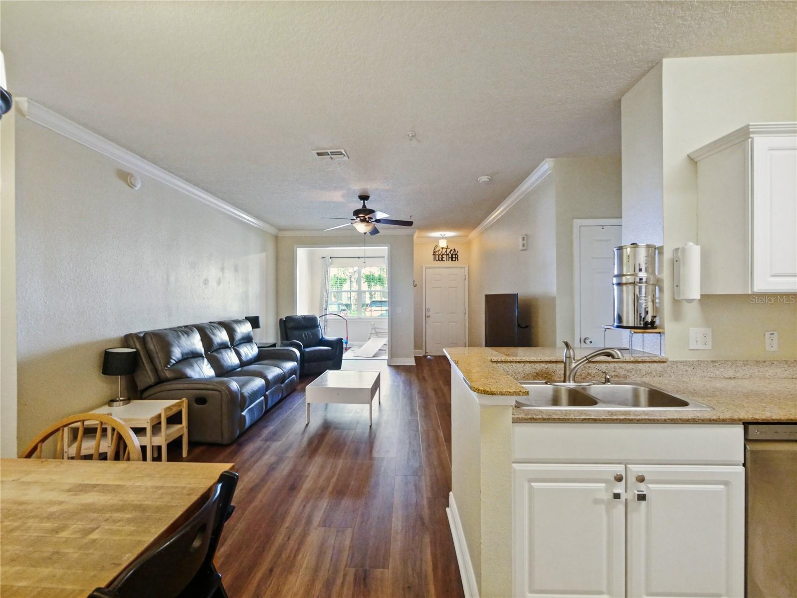 Image 6 of 33 For 430 Southern Pecan Circle 101
