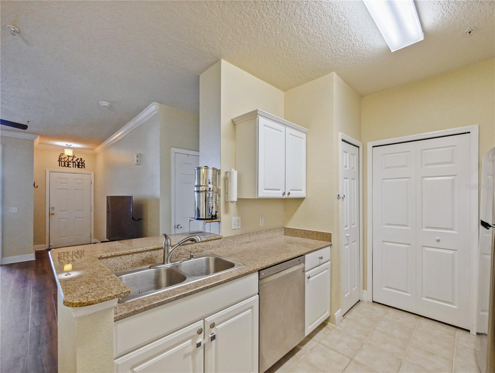 Image 7 of 33 For 430 Southern Pecan Circle 101