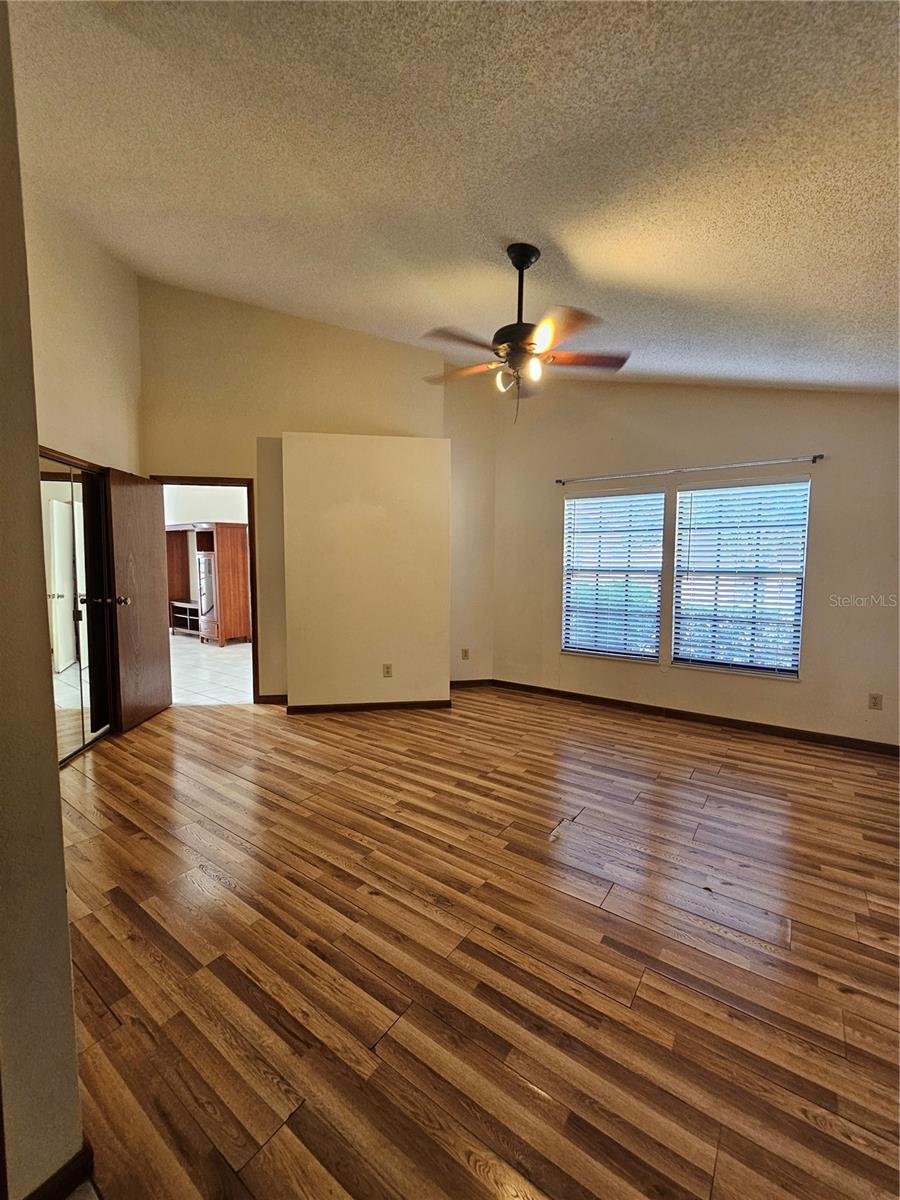 Image 11 of 21 For 7228 Spring Villas Circle
