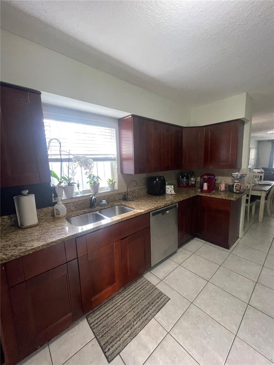 Image 3 of 15 For 3307 Saint John Street
