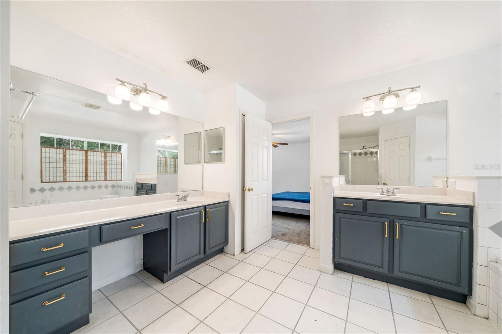 Image 18 of 37 For 4448 Riverton Drive