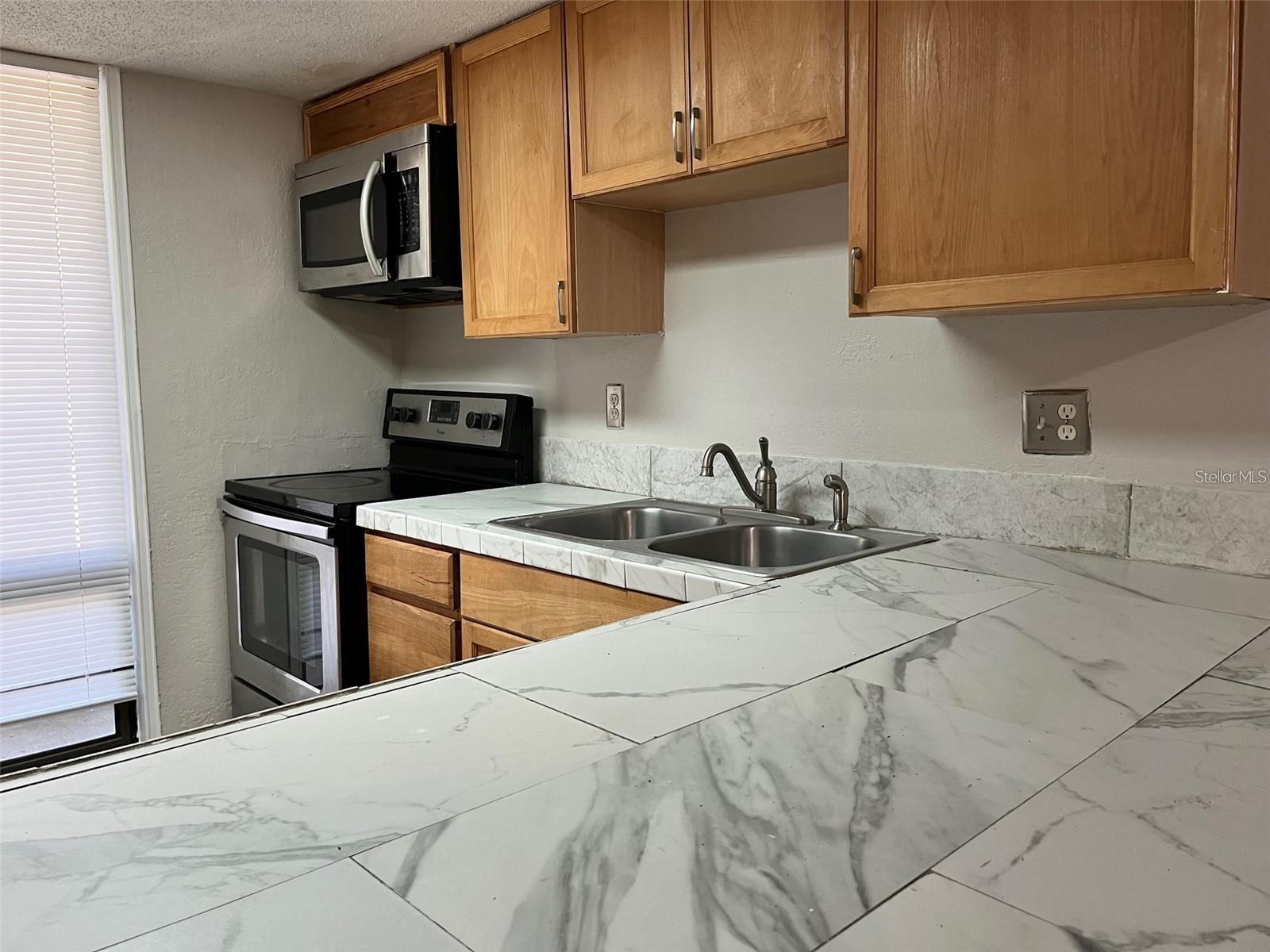 Image 3 of 10 For 407 Sheoah Boulevard 13