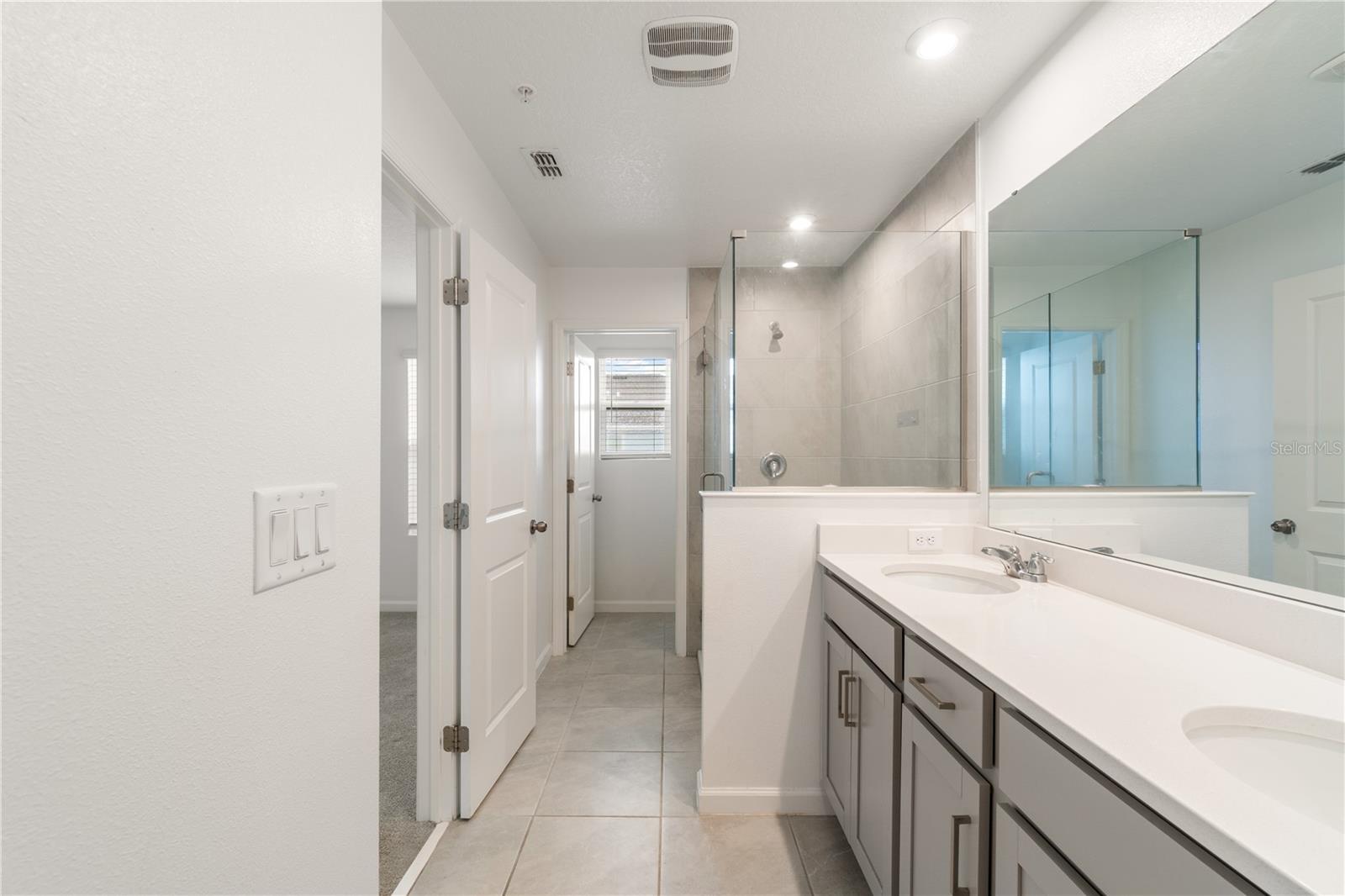 Image 11 of 28 For 11607 Sunsail Avenue