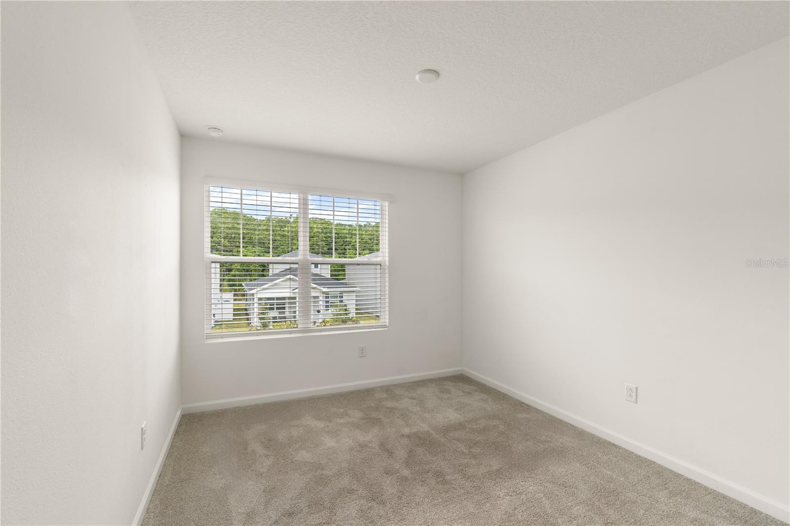 Image 17 of 28 For 11607 Sunsail Avenue