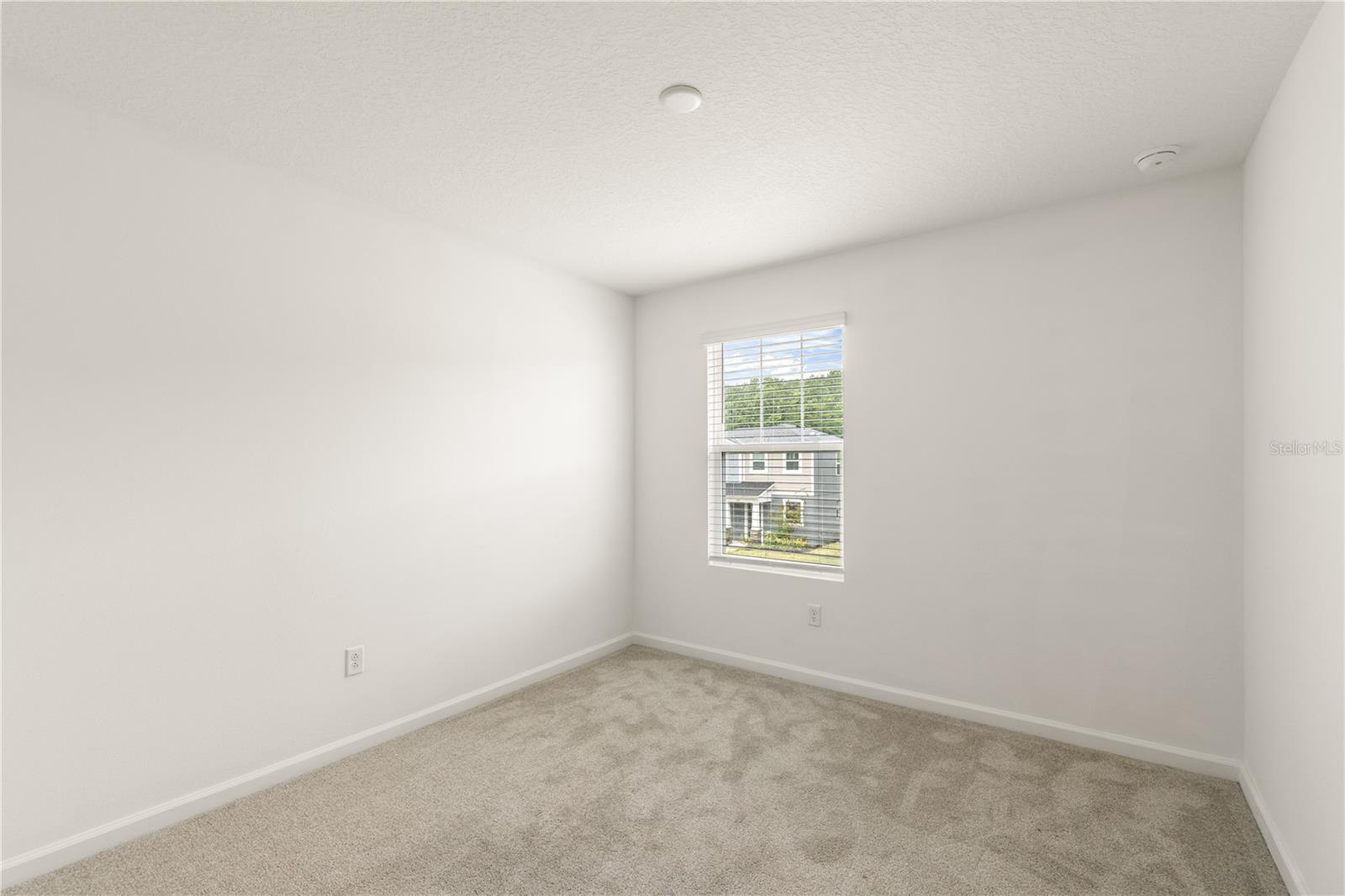 Image 18 of 28 For 11607 Sunsail Avenue