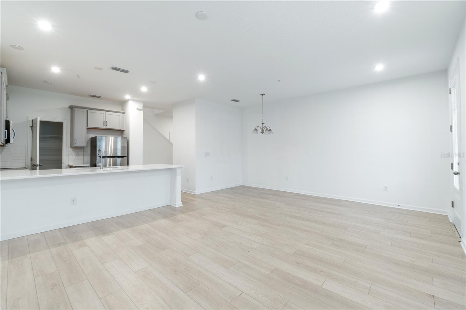 Image 4 of 28 For 11607 Sunsail Avenue
