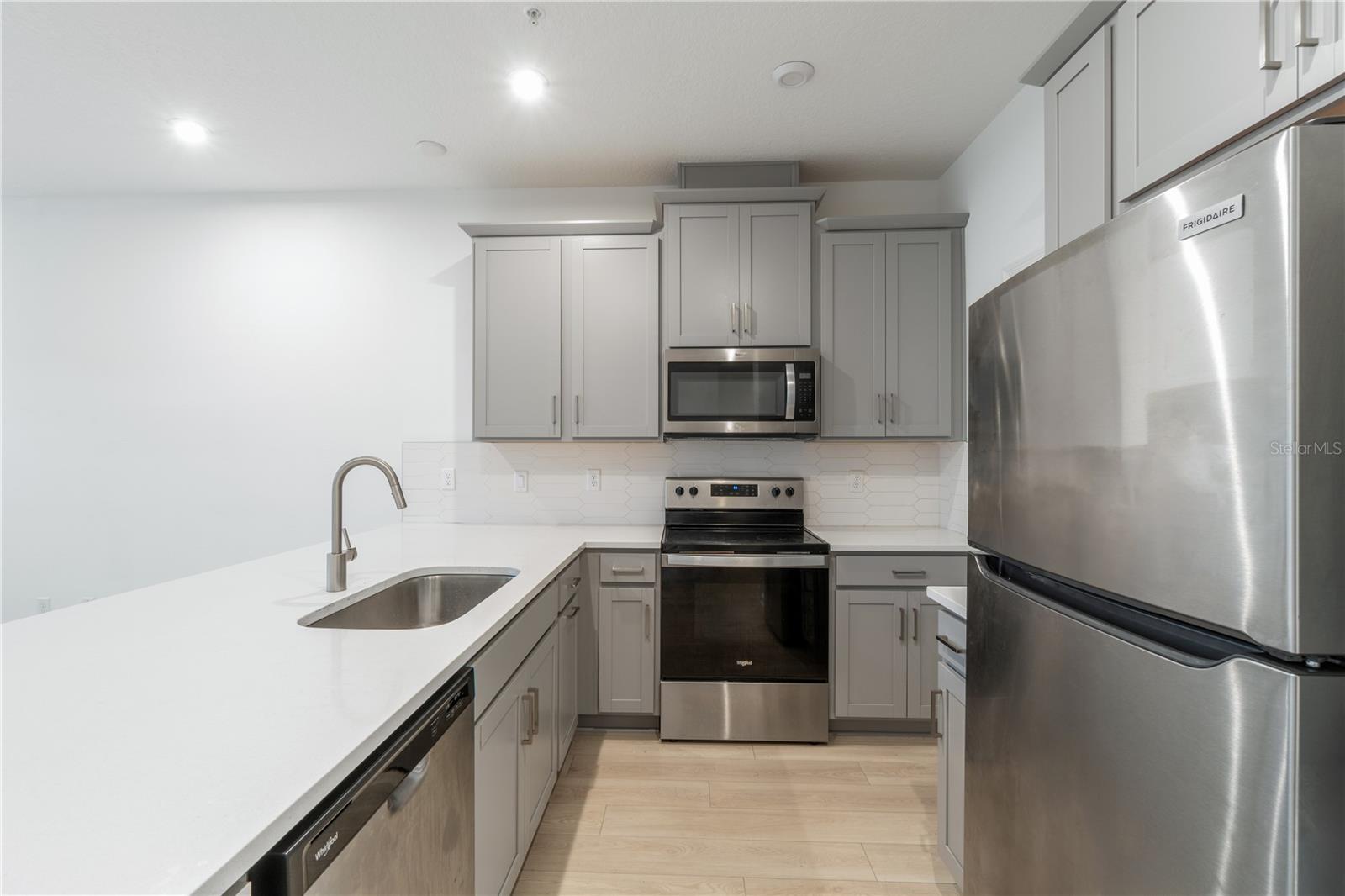 Image 6 of 28 For 11607 Sunsail Avenue