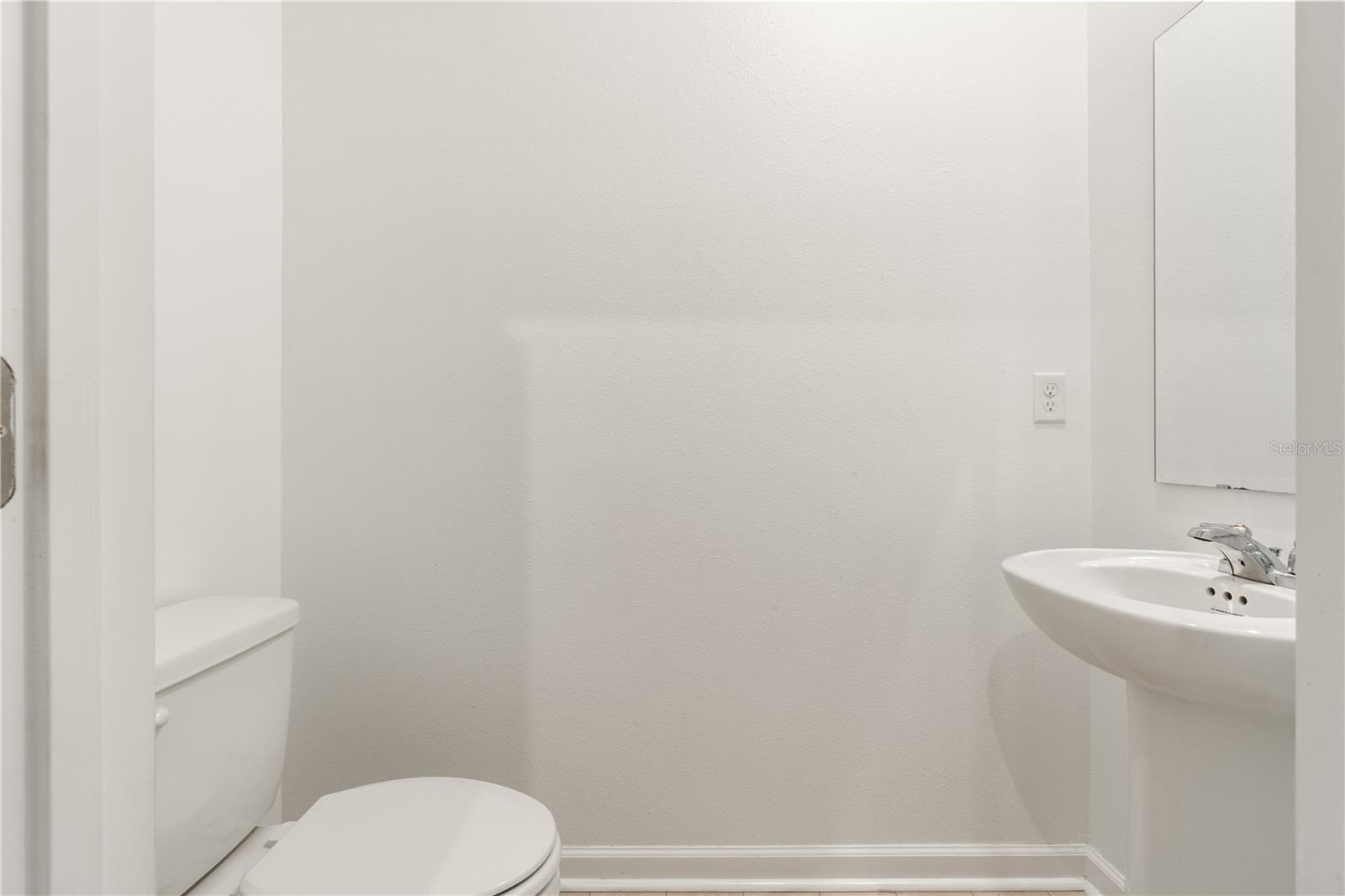 Image 9 of 28 For 11607 Sunsail Avenue