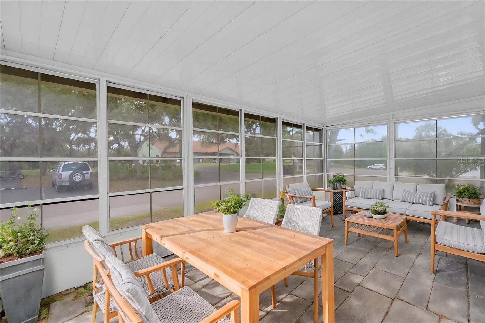 Image 6 of 27 For 4239 Flora Street