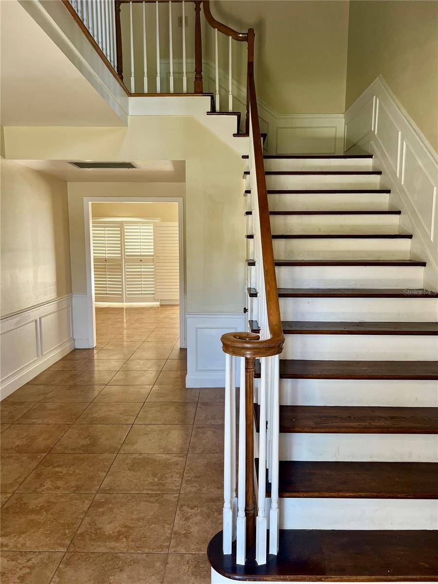 Listing photo id 17 for 3913 Northampton Way
