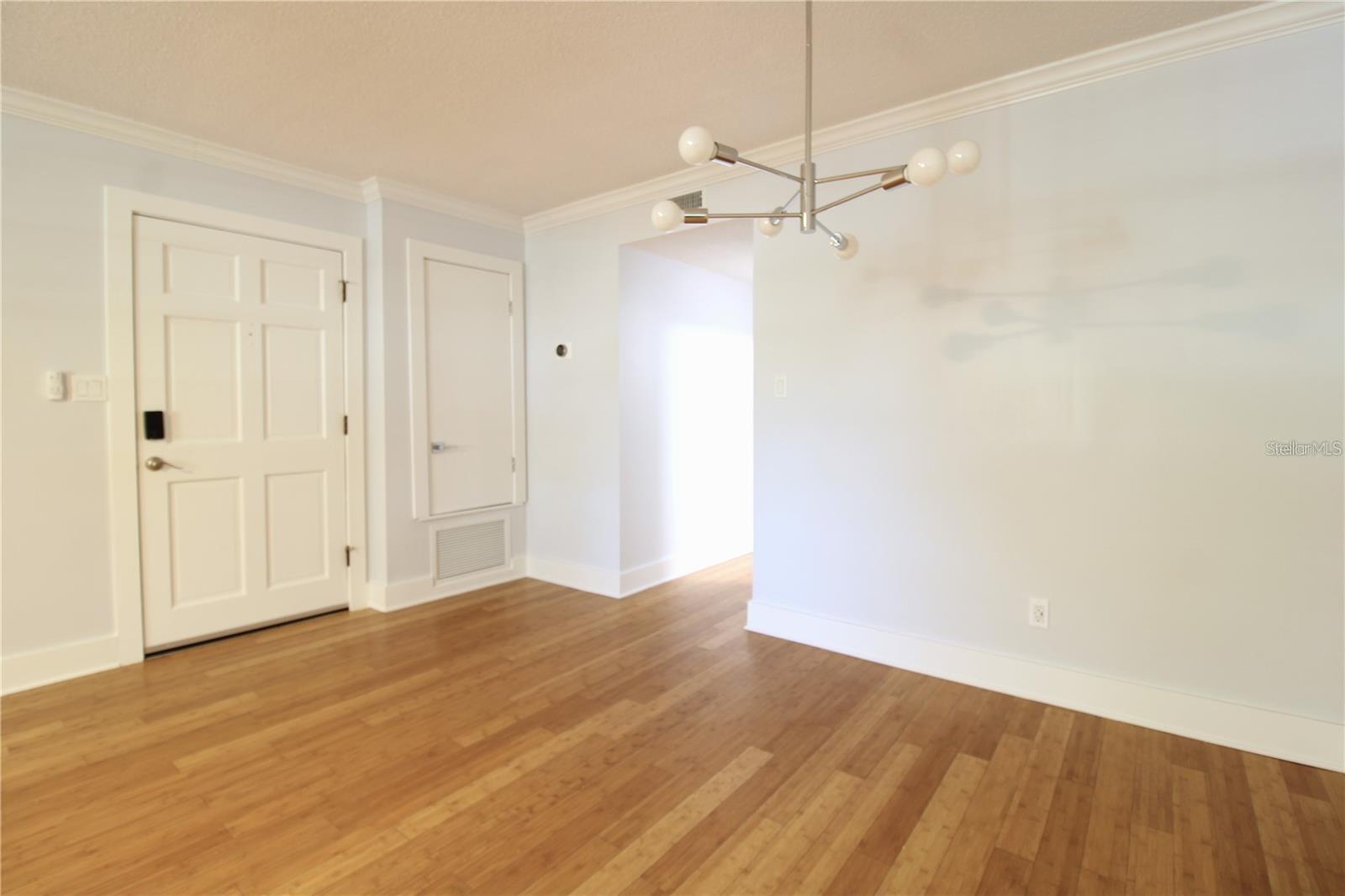 Image 8 of 16 For 3331 Westmoreland Drive 4