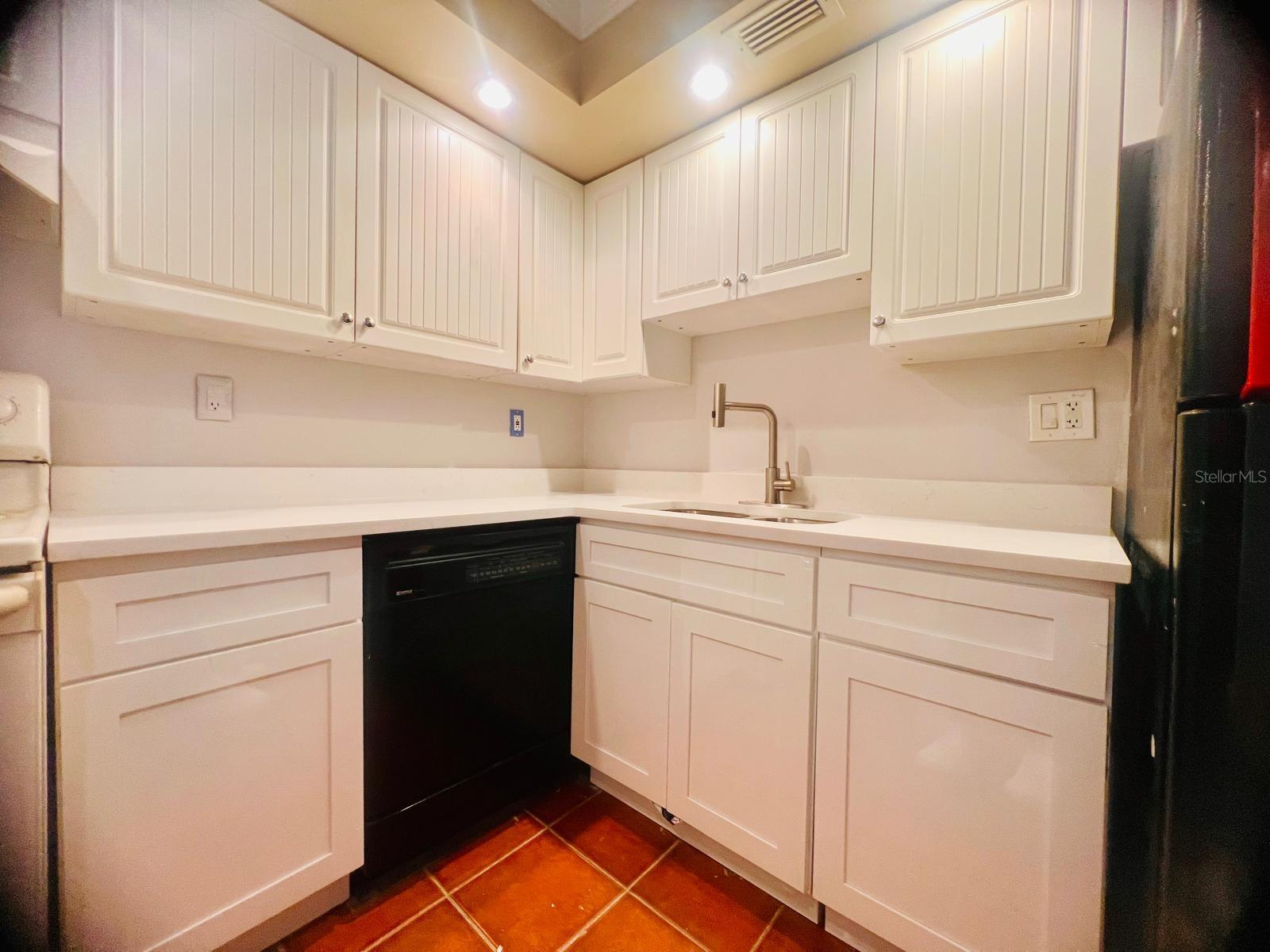 Image 3 of 5 For 1508 Virginia Avenue 105
