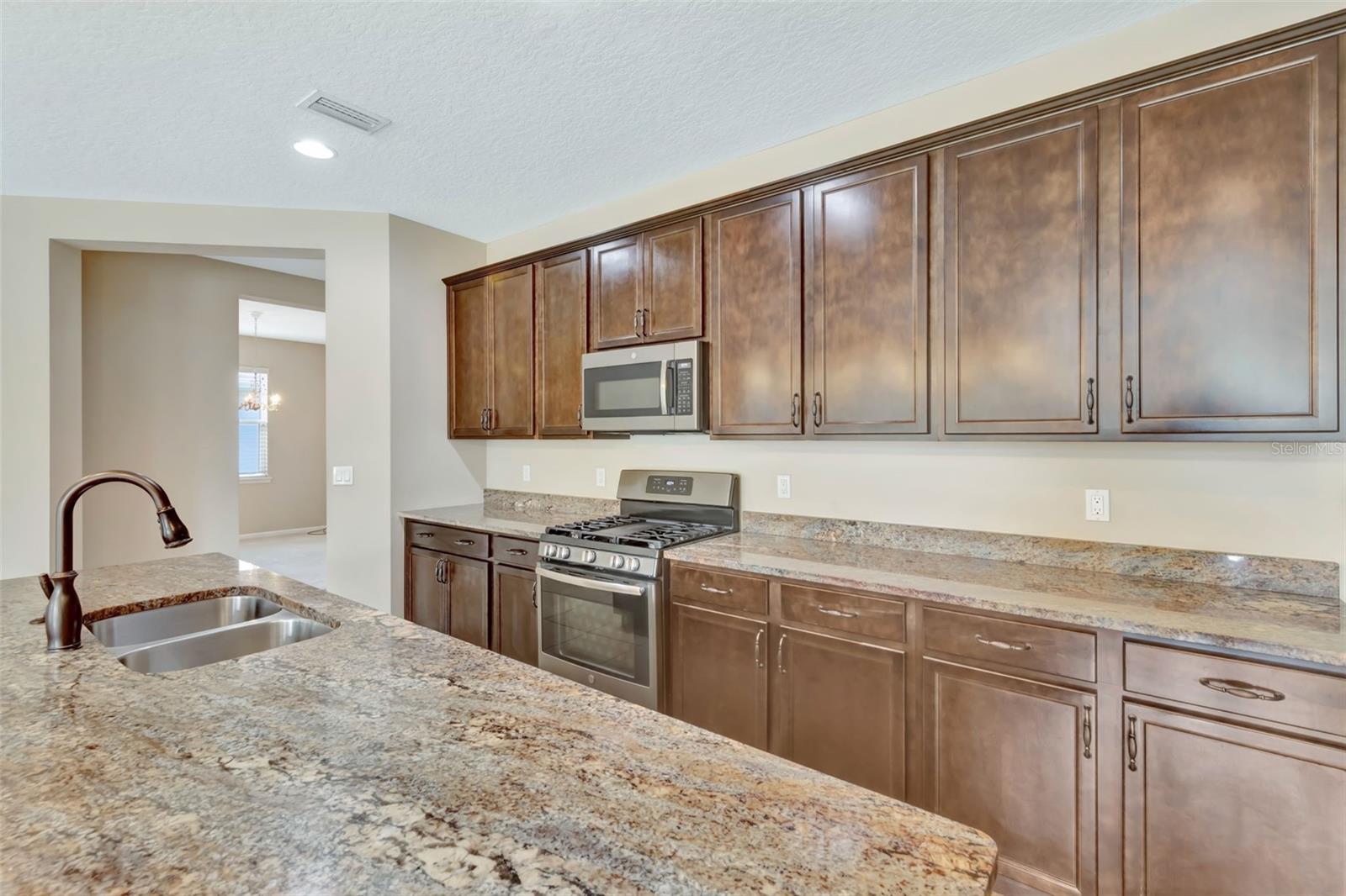Image 12 of 45 For 553 Adenmore Terrace