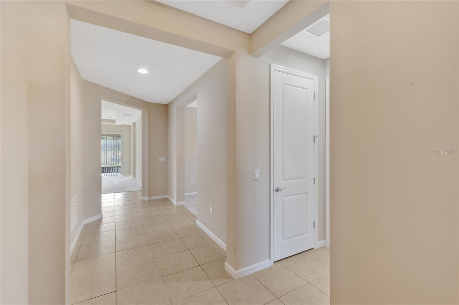 Image 4 of 45 For 553 Adenmore Terrace