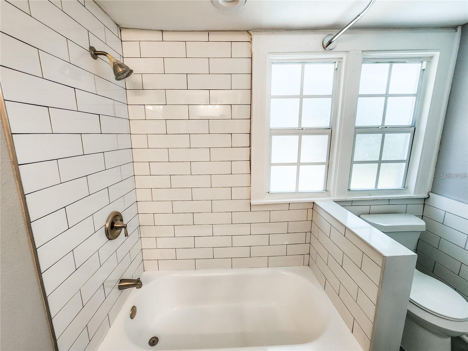 Image 18 of 34 For 825 Kenilworth Terrace