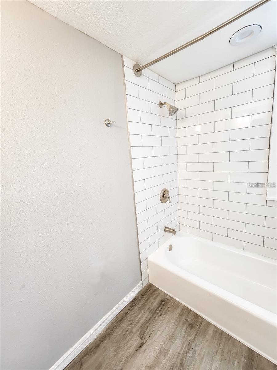 Image 19 of 34 For 825 Kenilworth Terrace